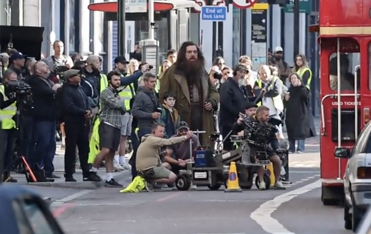 &quot;Справжній Геґрід!&quot; Перші кадри зі зйомок серіалу про Гаррі Поттера спантеличили фанів